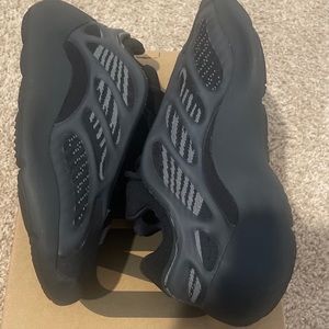 Yeezy 700 v3 type